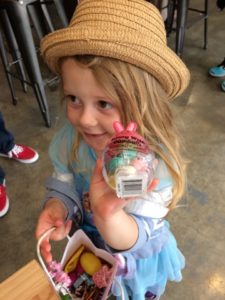 Girl hat_IMG_3425_EasterHunt2017 Girl hat_IMG_3425_EasterHunt2017