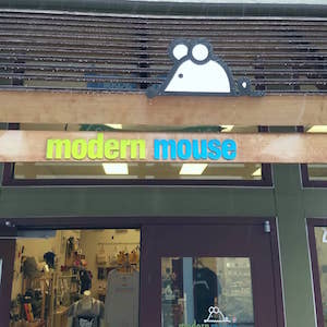 Modern Mouse Alameda door front